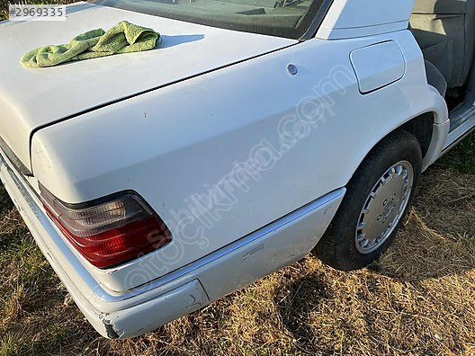 W124 ORJİNAL KUSURSUZ KESME SAĞ ARKA ÇAMURLUK