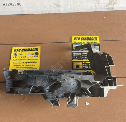 AUDİ Q5 SAĞ ÖN FAR BRAKETİ 8R0805608