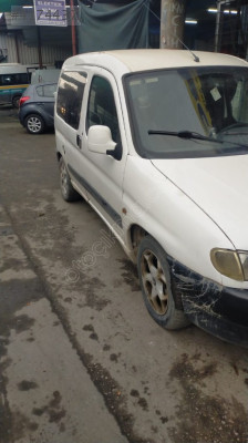 PEUGEOT PARTNER 2001 1.9 D SAĞ ÖN ÇAMURLUK
