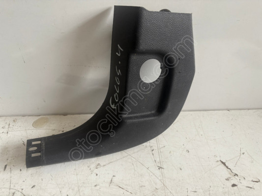 FORD FOCUS SOL ÖN KAPI DİREK ALT KAPLAMA