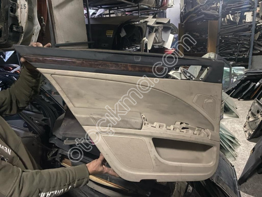 SKODA SÜPER B SOL ARKA KAPI DÖŞEMESİ ORJİNAL ÇIKMA