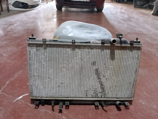 Honda cıvıc şu radyatör 2005 otomatik