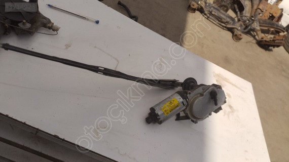 Ford curyer arka silecek motoru
