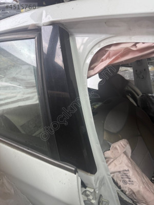 Ren C4 sağ orta direk bakalitti