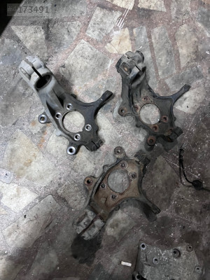Nissan Micra K13 2011-2018 Sağ Sol Ön Aks Taşıyıcı