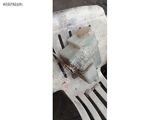 nissan sunny silecek su deposu