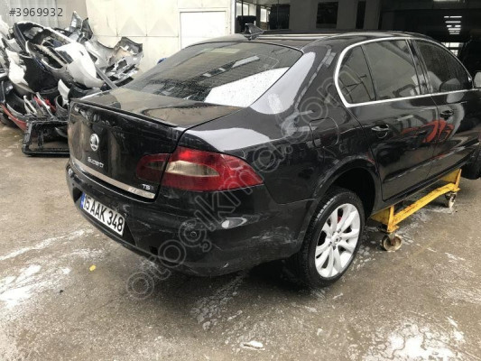 SKODA SUPERB 2008 2015 SAĞ ARKA ÇAMURLUK 3T5809606C