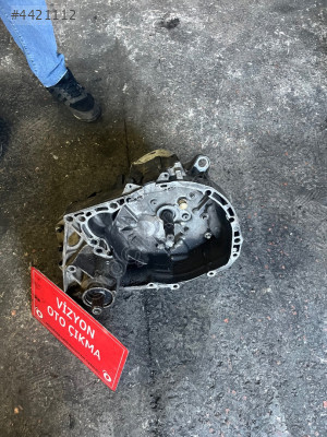 RENAULT CLİO 1.4 BENZİNLİ ŞANZIMANN