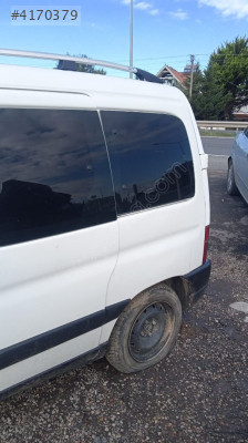Berlingo sol arka çamurluk kesme
