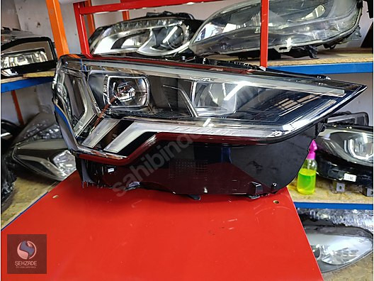 AUDİ Q3 SAĞ FAR ORJİNAL ÇIKMA,