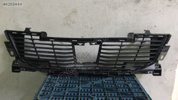 PEUGEOT 2008 ÖN TAMPON ORTA IZGARA ÇIKMA ORJİNAL YEDEK PARÇA