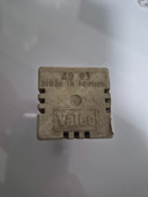 831-Peugeot &amp; Citroen 3 Pimli Buzzer Rölesi Valeo 736059