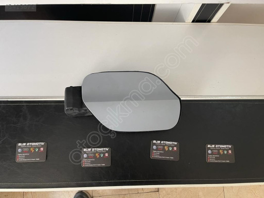 VW Passat B8 Modeli için Çıkma Depo Kapağı