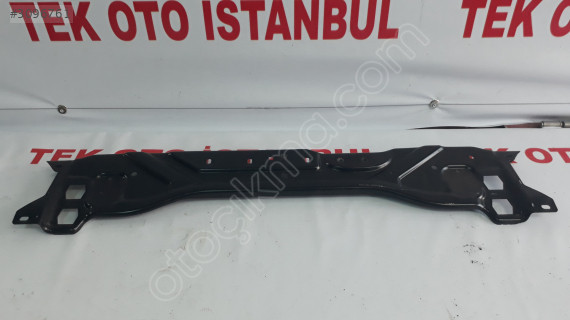 Mercedes E 212 RADYATÖR ÜST PANEL A2128801100
