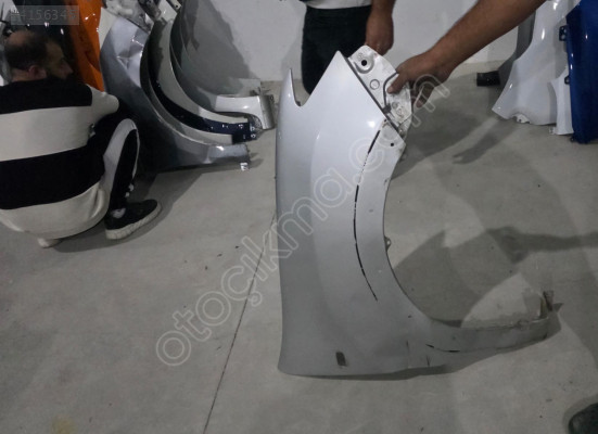 DACİA SANDERO STEPWAY GRİ SAĞ ÖN ÇAMURLUK ORJINAL