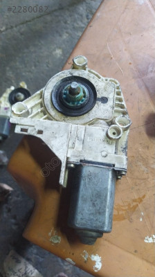 Land Rover arka sağ cam motoru çıkma
