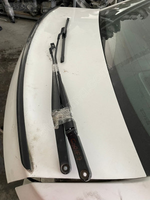 VOLKSWAGEN GOLF 7 SİLECEK KOLLARI ORJİNAL ÇIKMA