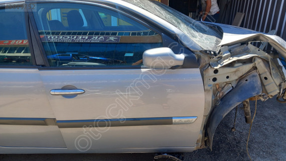 Renault megane 2 sağ ön kapı hatasız