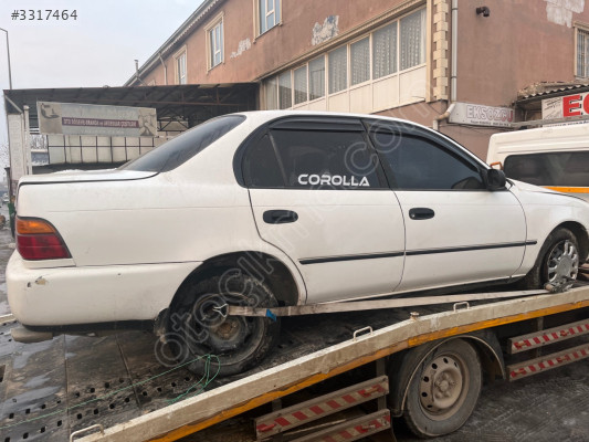 Toyota Corolla.  Sağ arka kapı