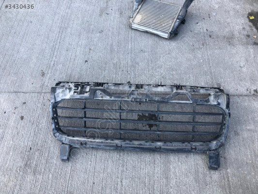 PORSCHE CAYENNE  ÖN TAMPON ORTA IZGARA 7P5807683