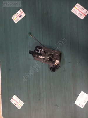 OPEL ASTRA H SAĞ ÖN KAPI KİLDİ