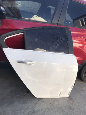 Opel İnsignia Kapı Sağ Arka Beyaz Hatasız
