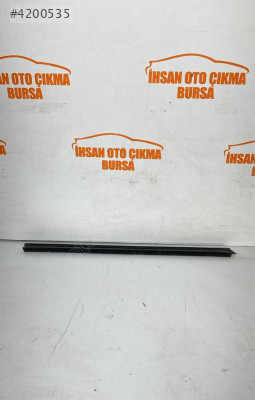 Renault Clio iki sağ ön kapı cam sıyırıcı iç