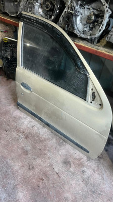 Megane 1 sağ ön kapı