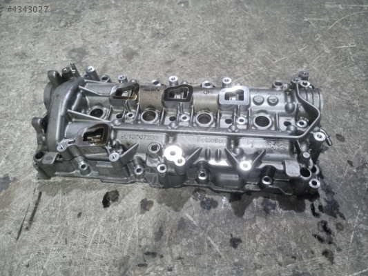 PEUGEOT  5008   1.5  ÇIKMA   ÜST  EKSANTRİK  KAPAĞI