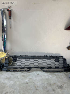 Skoda kamıq çıkma orjinal ön tampon orta ızgara