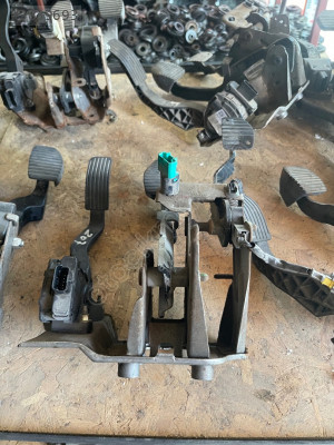 PEUGEOT 207 GAZ PEDALI ORJİNAL ÇIKMA PEJO