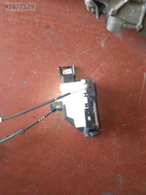 Citroen C3 çıkma sağ arka kapı kilidi 1241M195215
