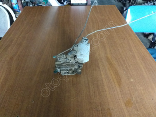 NİSSAN PRİMERA ÇIKMA SAĞ ÖN KAPI KİLİDİ