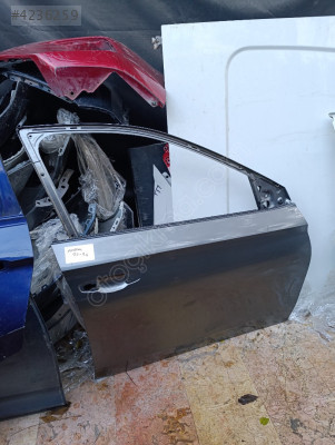 Skoda Fabia sağ ön kapı 2022-2025 orjinal çıkma parça