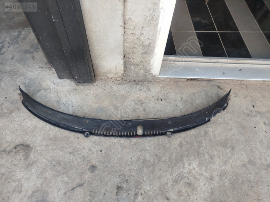 Mazda ön cam ızgarası323
