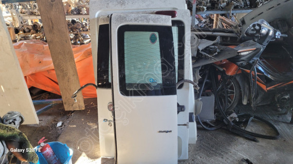 Fiat doblo 2008 sağ bagaj kapagı