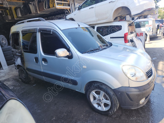 RENAULT KANGO ORJİNAL ÇIKMA SAĞ ÖN SAĞ SÜRGÜLÜ KAPI