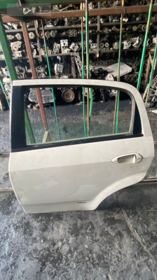 FİAT PUNTO SOL ARKA KAPI KONUK OTO