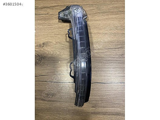 AUDİ A4 A5 SAĞ AYNA SİNYALİ