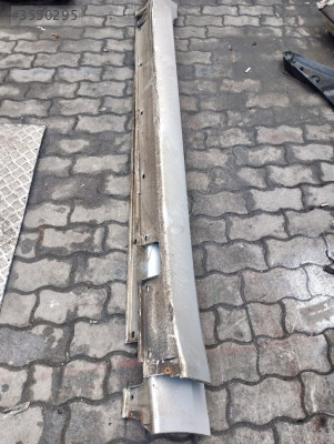 BMW E60 MARŞPİYEL KAPLAMASI ORİJİNAL ÇIKMA