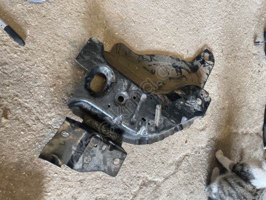 Jk21 16e104 AB FORD CUSTOM SAG ÇAMURLUK PODYE SACI SIFIR ORJİNAL