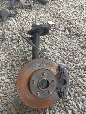 Ford Focus 2 Sağ Ön Taşıyıcı Disk Fren Merkezi