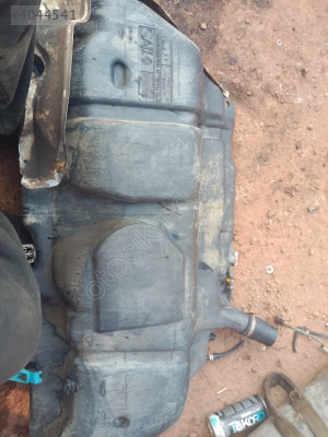 Renault Clio 1 benzin deposu kod 7700846726