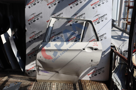 BMW X1 E84 SOL ARKA KAPI