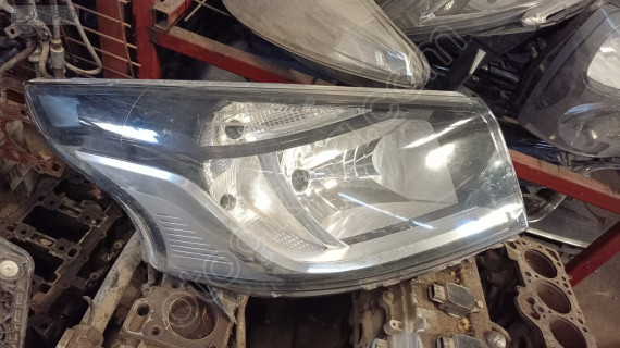 RENAULT TRAFFİC SAĞ FAR
