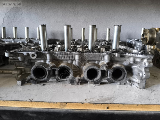 Toyota Corolla avansis 1zr üst kapak