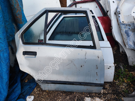 Renault 19 arka sağ kapı dolu