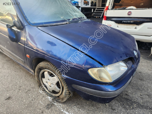 RENAULT MEGANE 1 ORJİNAL ÇIKMA SAĞ ÖN ÇAMURLUK