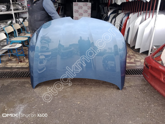 Renault Megane 4 motor kaputu mavi