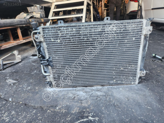 RENAULT MEGANE ORJİNAL ÇIKMA KOMPLE RADYATÖR TAKIMI